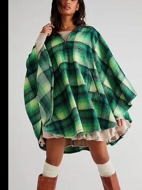 NWOT Free People Woodstock Plaid Poncho in Green OS